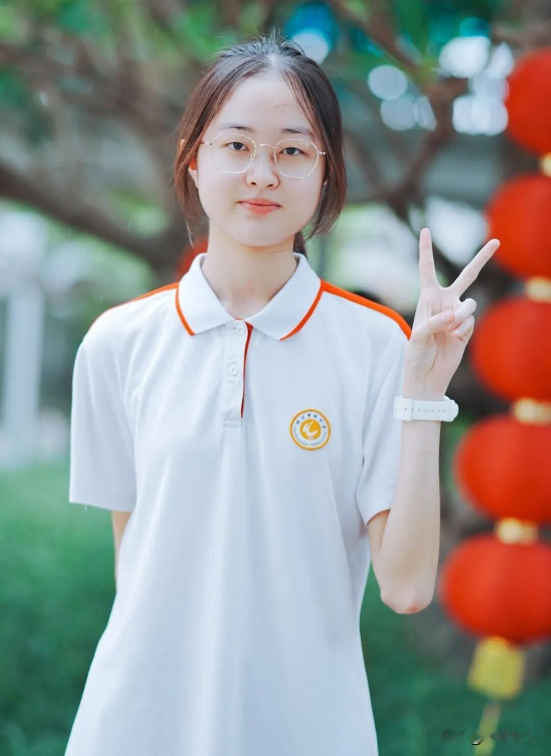 我认为是，最起码对农村孩子来说是。
每年高考对农村孩子来说都至关重要。就拿河南来