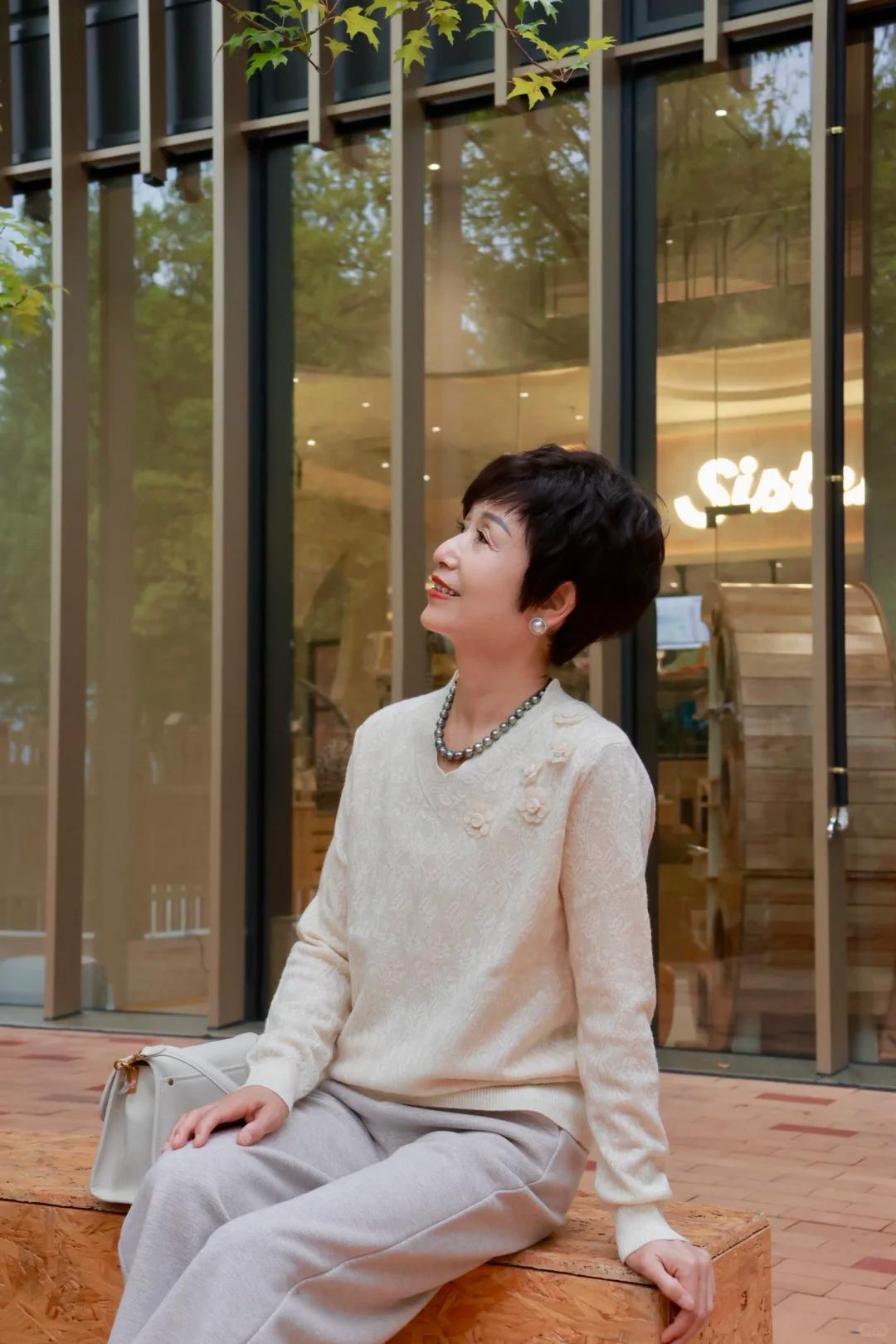 64岁博主春夏针织衫穿搭｜温柔显贵不踩雷✨

大龄女性春夏穿搭，针织衫才是本命单