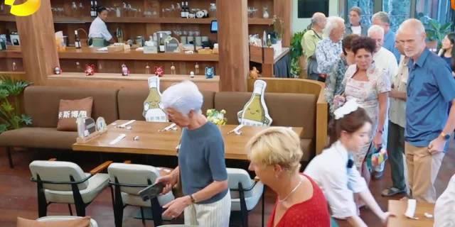 上班要有张雅琪这样的同事 真的两眼一闭享福了 ​​​