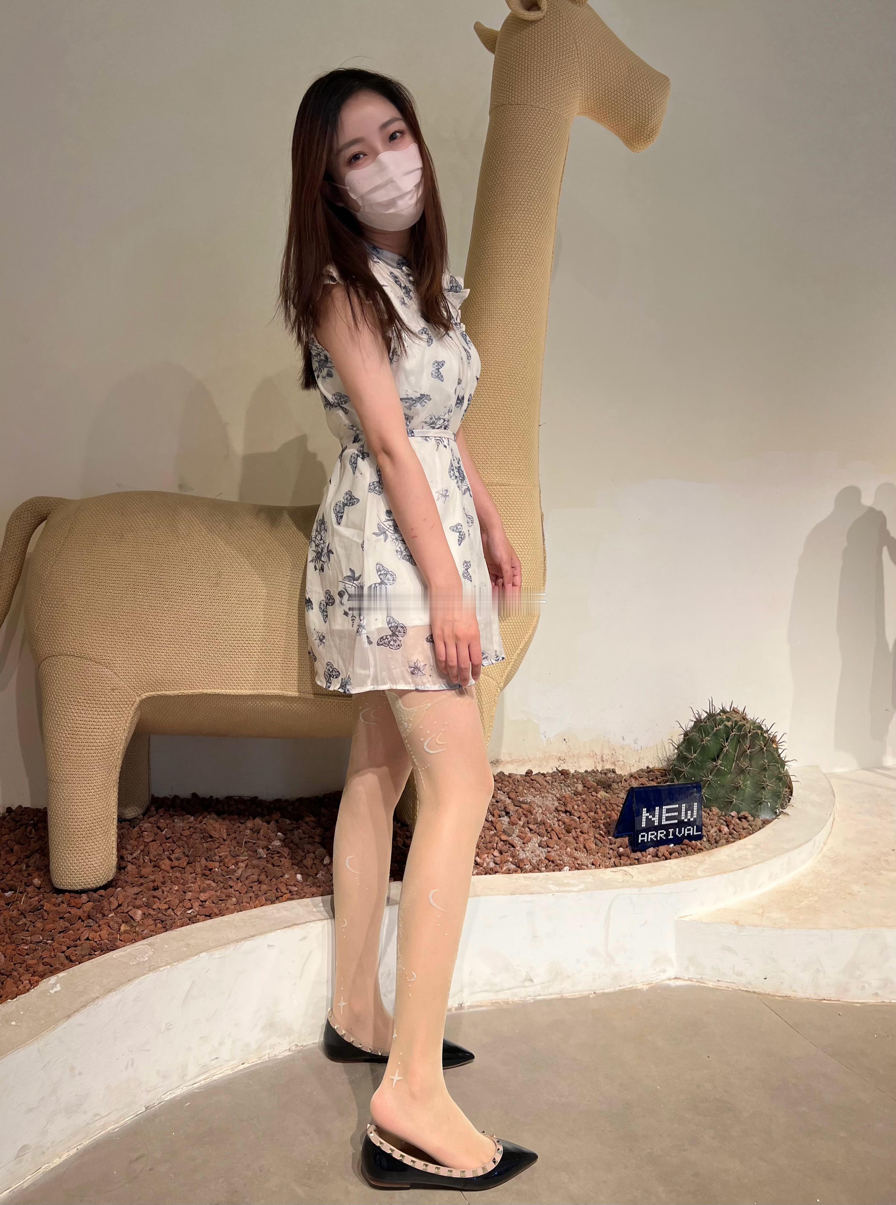 我好看还是长颈鹿好看？时尚穿搭大长腿ootd ​​​