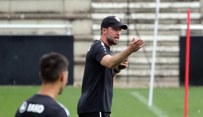 4月19日讯 北京时间今天晚上，斯图加特将在德甲第30轮比赛中客场对阵拜仁。据媒