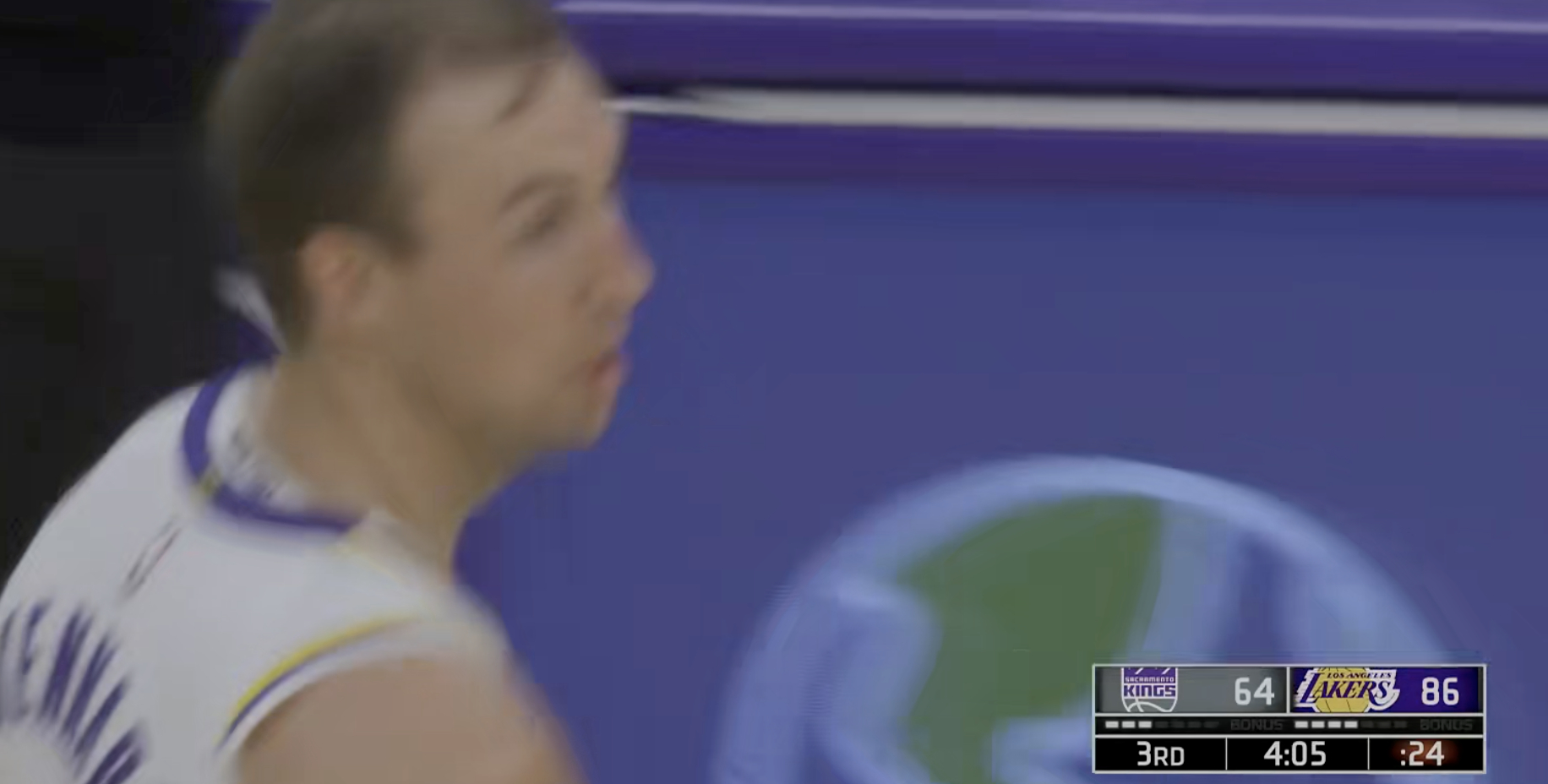 肯纳德三分！湖人领先22分！ 看他投篮，真的信心满满国王vs湖人