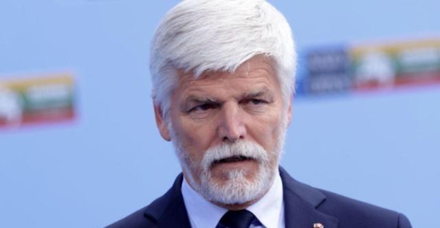 慕尼黑炸锅了！曾经跳得最高的捷克，这次跪得最快。

捷克跟中国建交早，贸易起步后