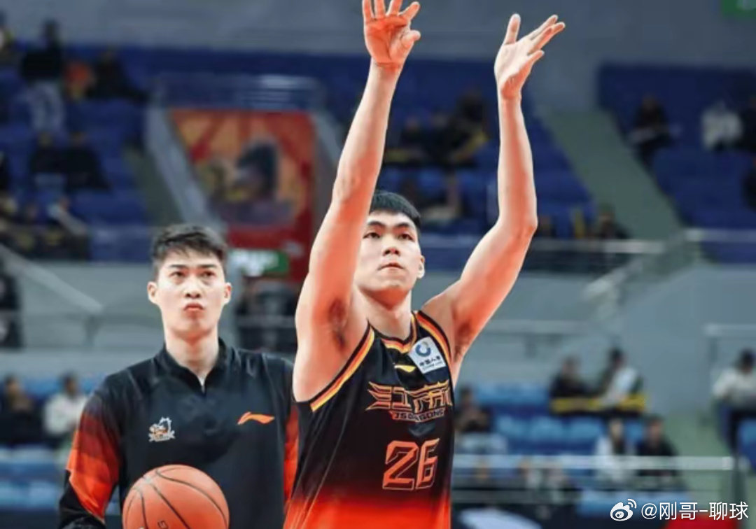 吴羽佳三分绝杀！江苏1分险胜广东 庞峥麟23+7引领逆转cba江苏男篮vs广东男