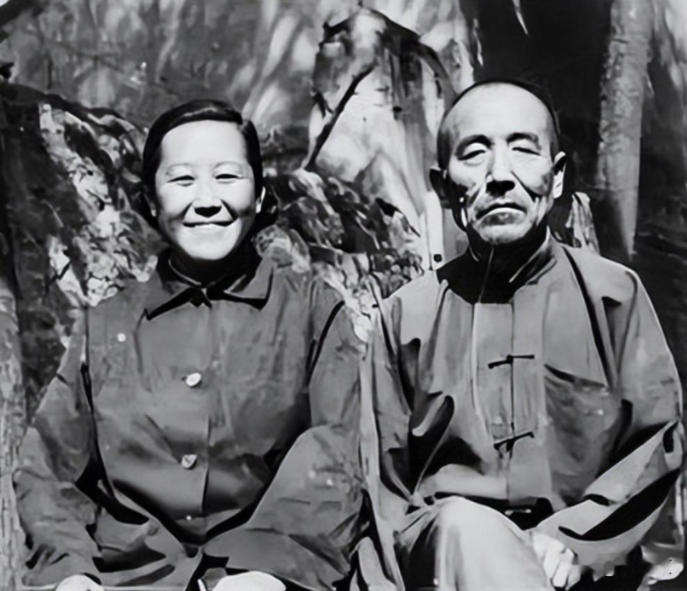 [微笑]1971年，一单身老汉由于太穷，就娶了一个不要彩礼的老婆，老婆在家里什么