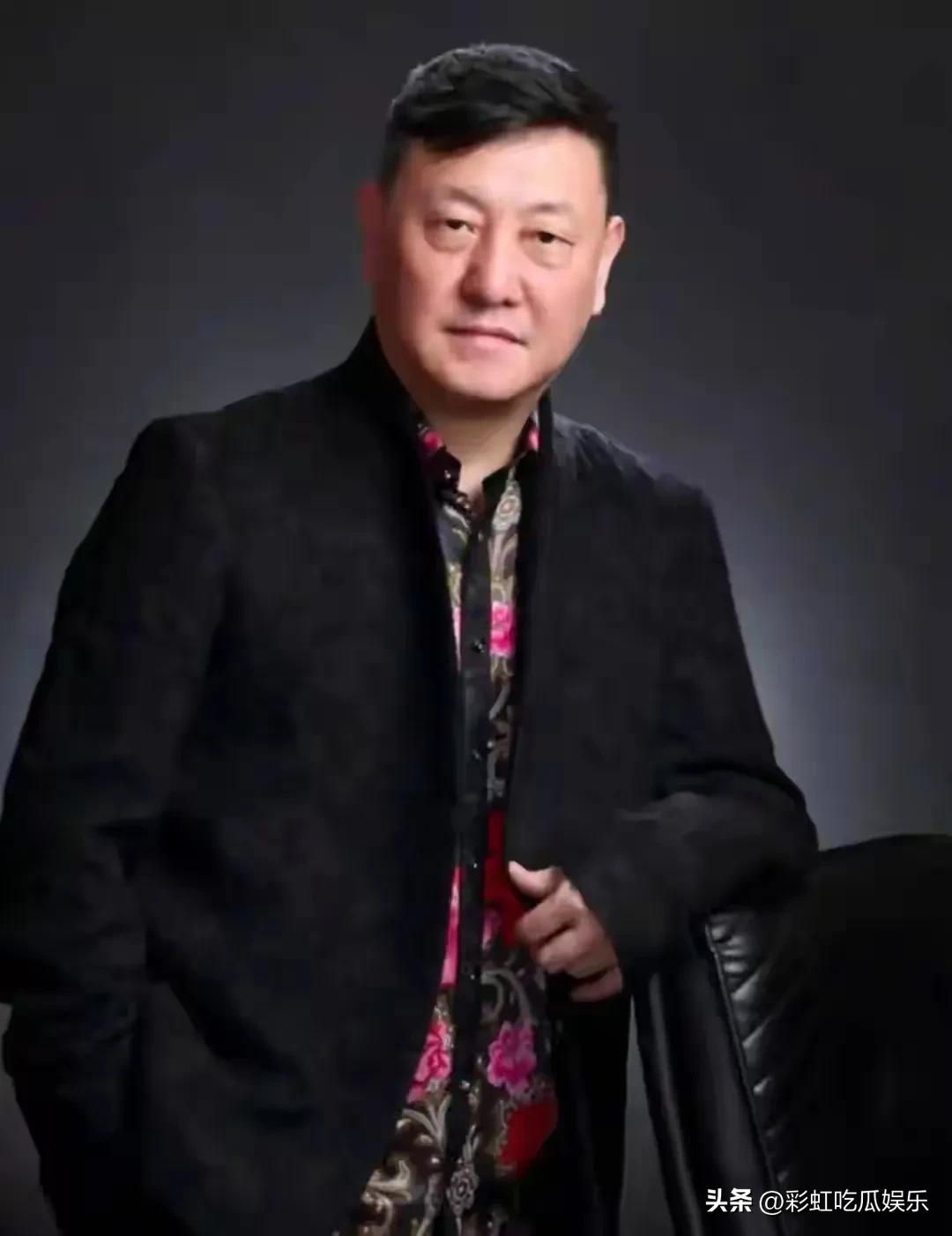 韩磊起诉爆料的女网友，要求刑事诉讼，但是网友们还是半信半疑。

是碰瓷还是事实，