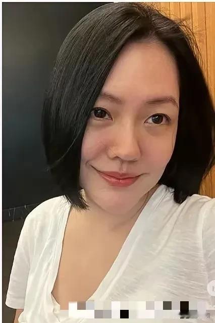 有句话送给小S
再合适不过了

人在家中坐
“喜”从天上来呀

小S估计做梦都没