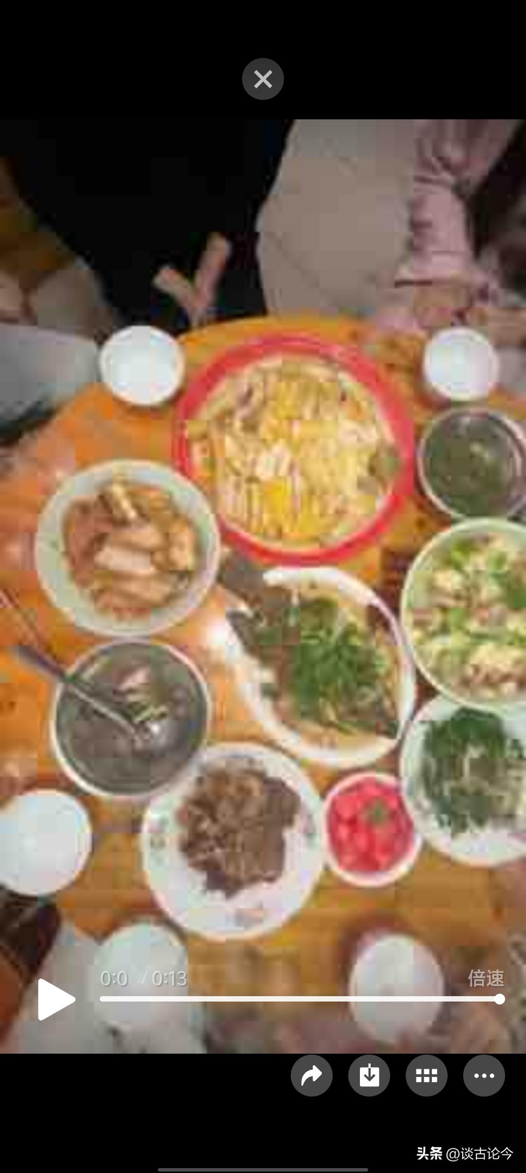 马年到来喜登场，
合家同享天伦乐，
健康平安喜洋洋。
       马年快乐！