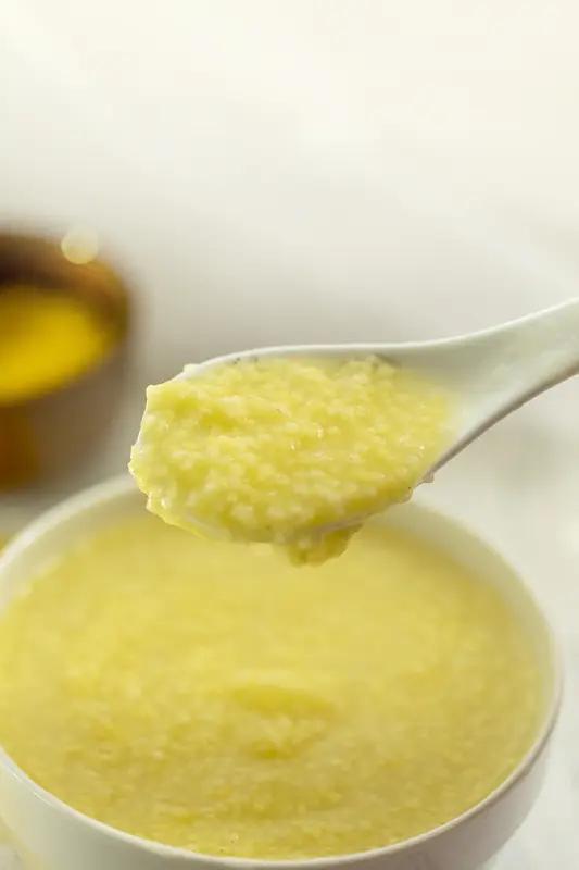 胃不好吃小米粥，大部分时候是对的。小米粥易于消化，含丰富碳水化合物和少量蛋白质，