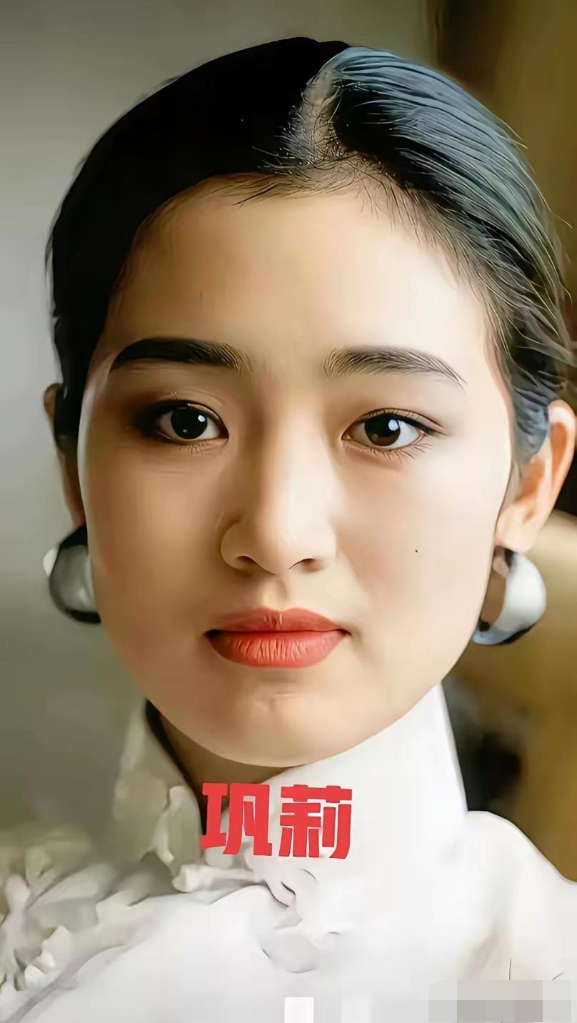 翻开这组老演员的人像合集，每一张面孔都带着独属于旧时光的韵味。没有过度磨皮的滤镜