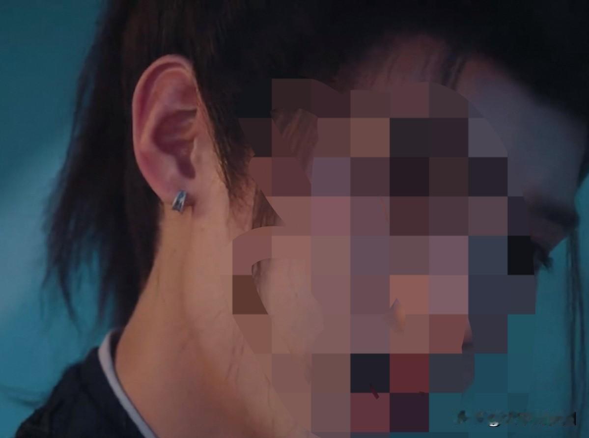 是观众欣赏水平提高了，还是导演欣赏水平有问题，辣眼睛……