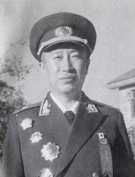 1983年冬，解方少将不幸患上了食道癌，一位部下的遗孀得知这件事时，坚持要来探望