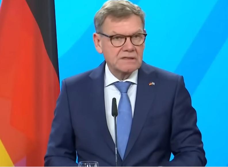 德国外长为何取消访华行程，这位外长想来中国，给中国上课，谈什么俄乌问题，谈什么稀