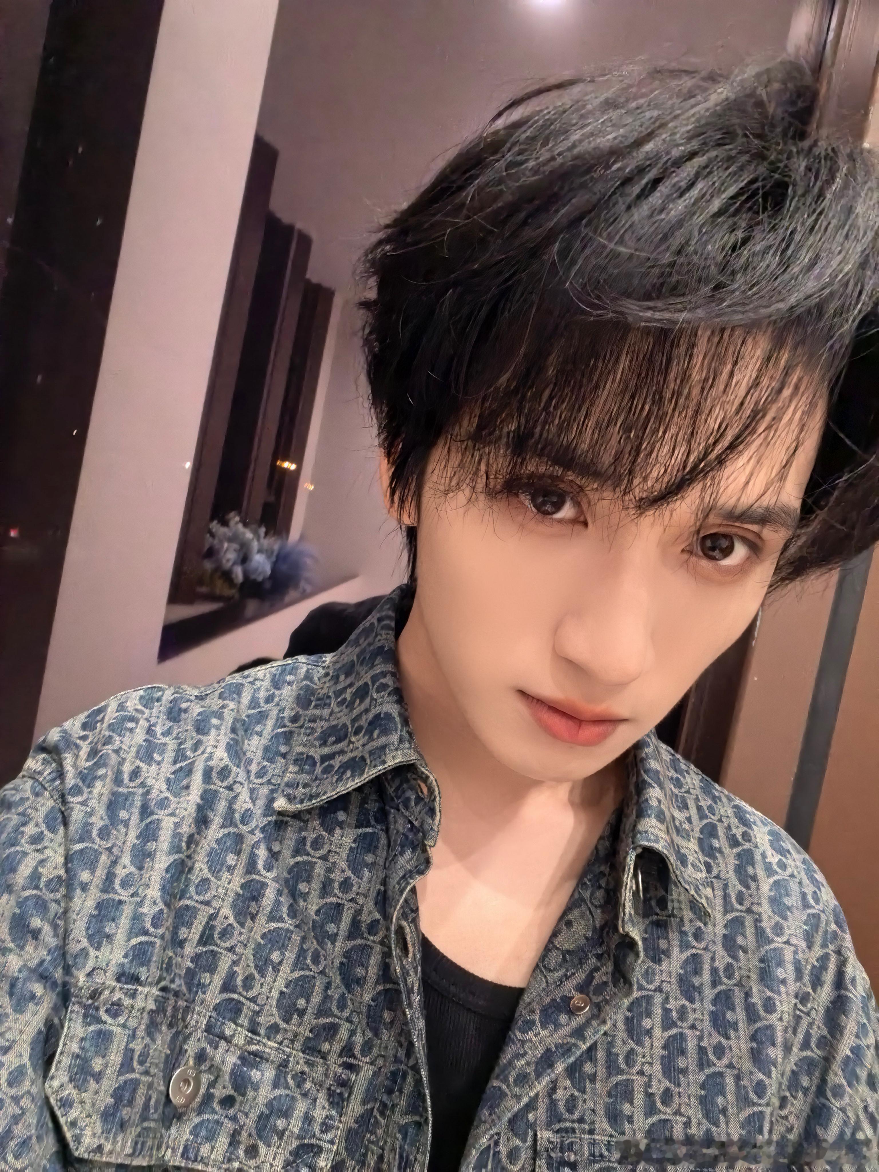 严浩翔 × Dior迪奥先生的随性时刻～📸 ​​​