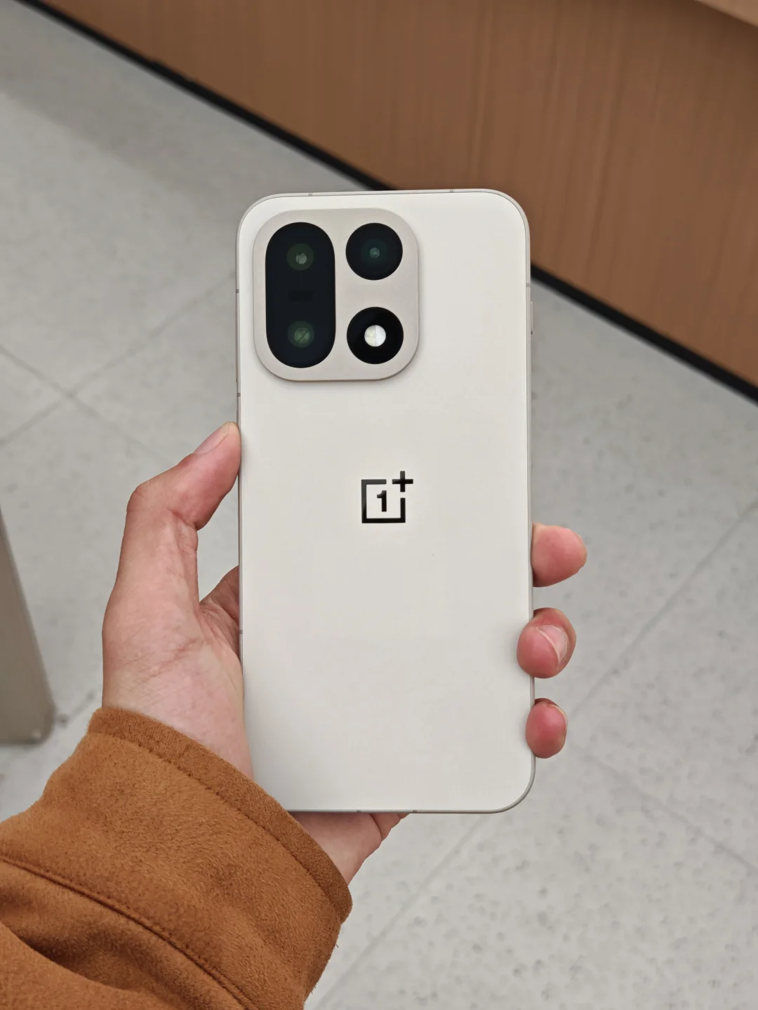 难怪果粉现在越来越不铁了，在网友的追问下总是答不上来，甚至无力招架，再...