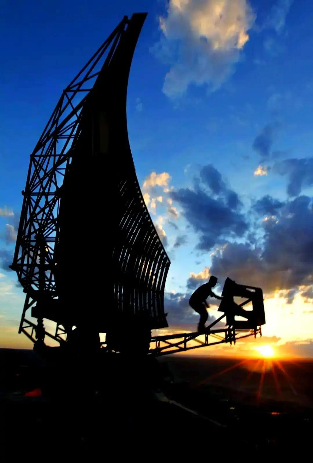 飞扬军事 今天惊不惊喜，意不意外，开不开心