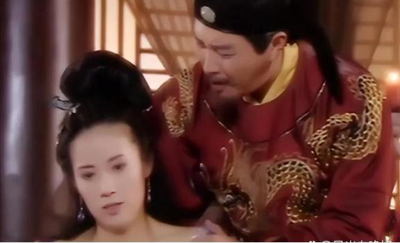 公元626年，李世民砍了李建成脑袋后，急匆匆赶到大嫂玳姬宫里，一把将玳姬按在床上