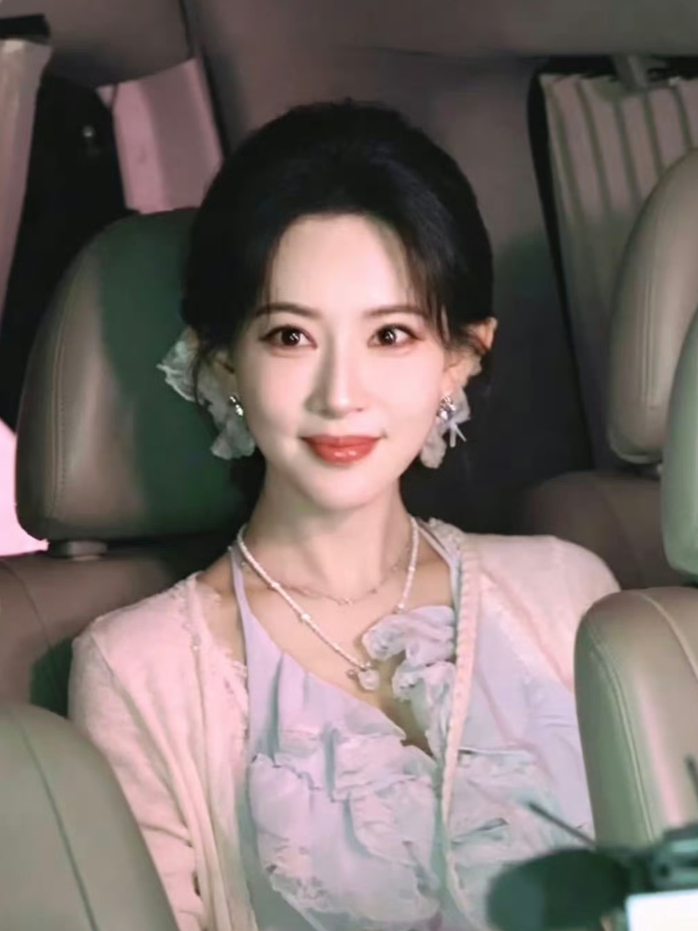 孟姐如此权威的一张脸出现在我的屏幕