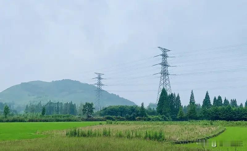 乡村的风景，那可是藏着无尽的宝藏。就像王磊在通道侗族自治县县溪镇水涌村拍的照片，