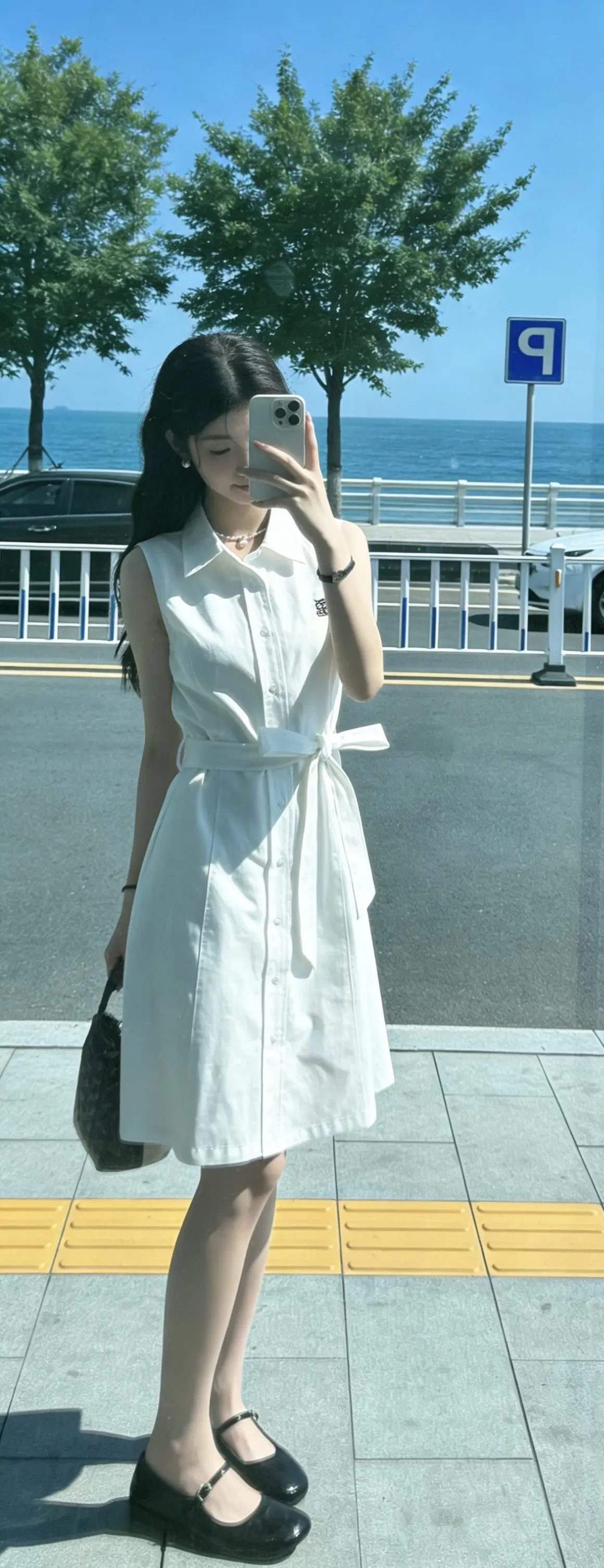 一段非常通透的话：“昨天年轻， 那是年龄， 今天年轻， 那是心态， 天...