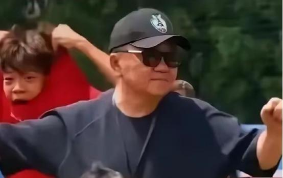 别再被董路骗了！自掏5400万养足球小将的背后，是你想象不到的富豪生活。开500