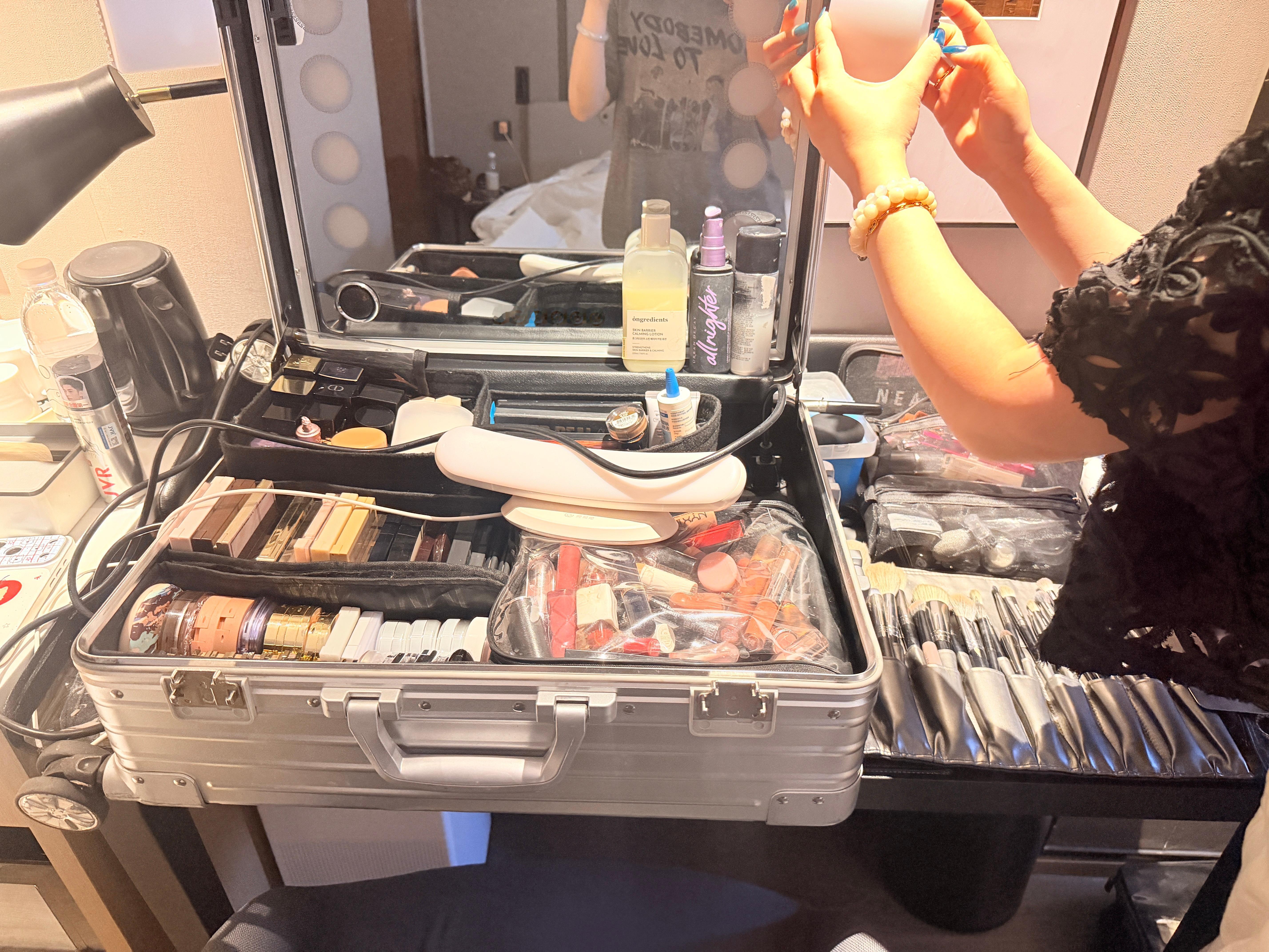 早开始化妆了！一会展馆见 北京