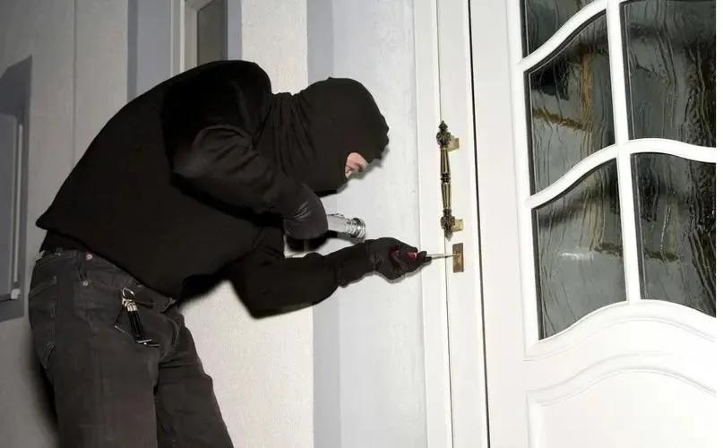 2016年，一女子突然得知，养了9年的儿子竟不是自己丈夫的。回忆后才猛然醒悟，1