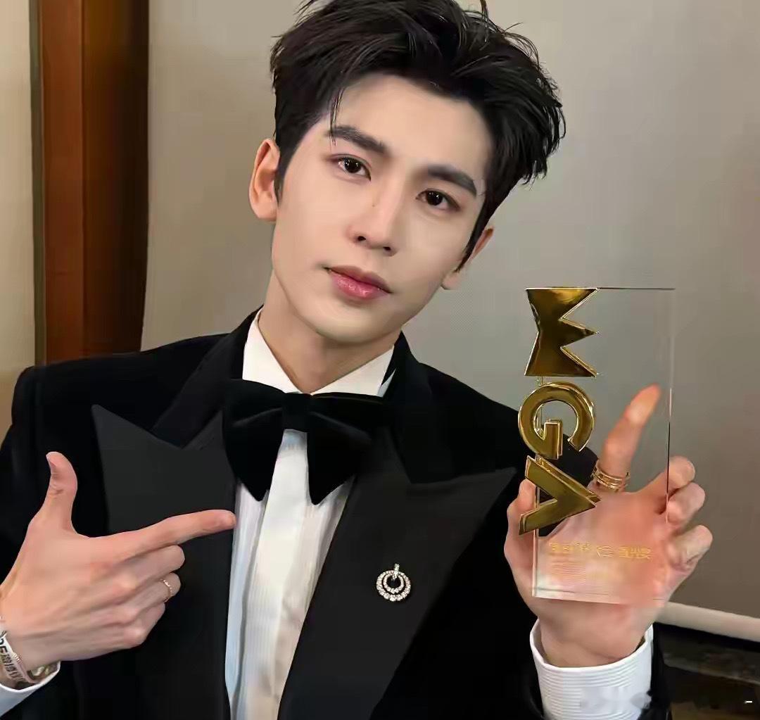 大家说张凌赫是升咖最快的95生，你们认可吗？ 