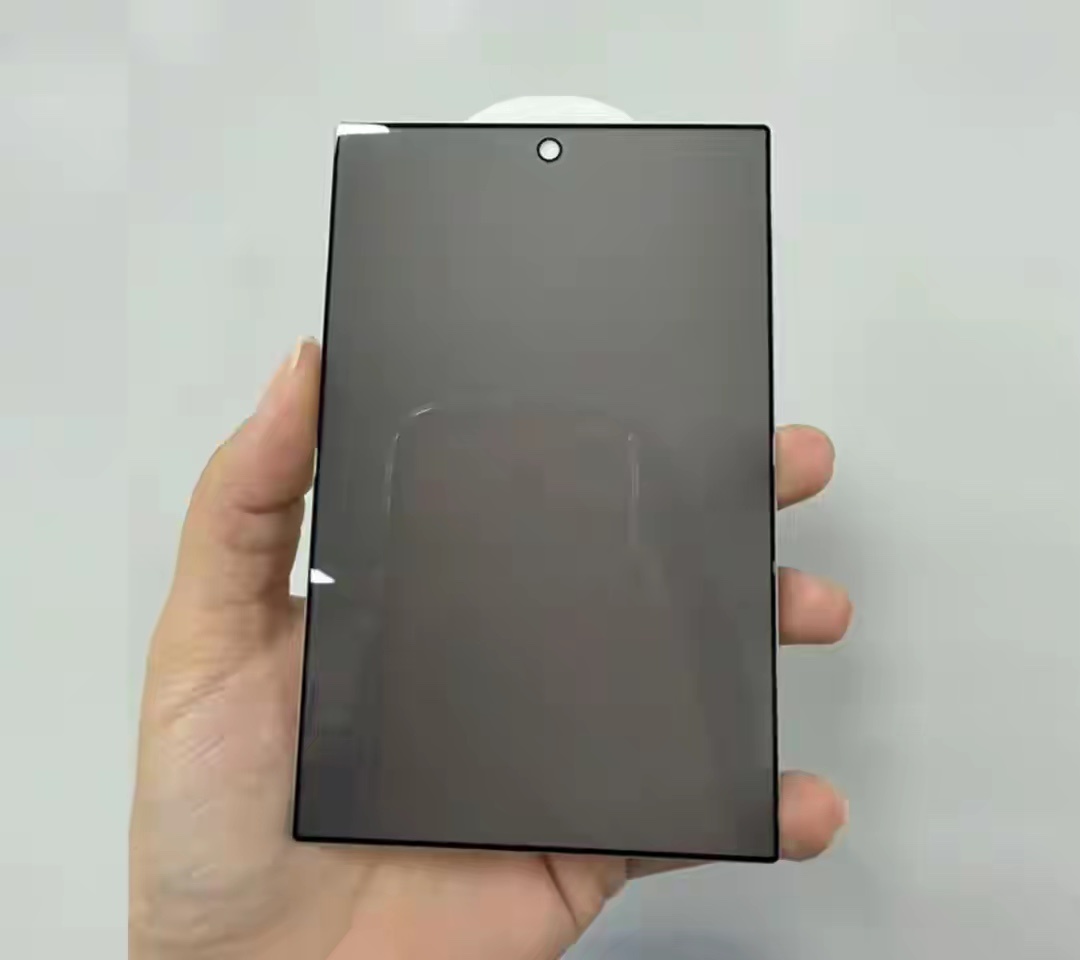 疑似三星Galaxy Z Fold 8 Wide样机信息近日流出，作为品牌首款宽