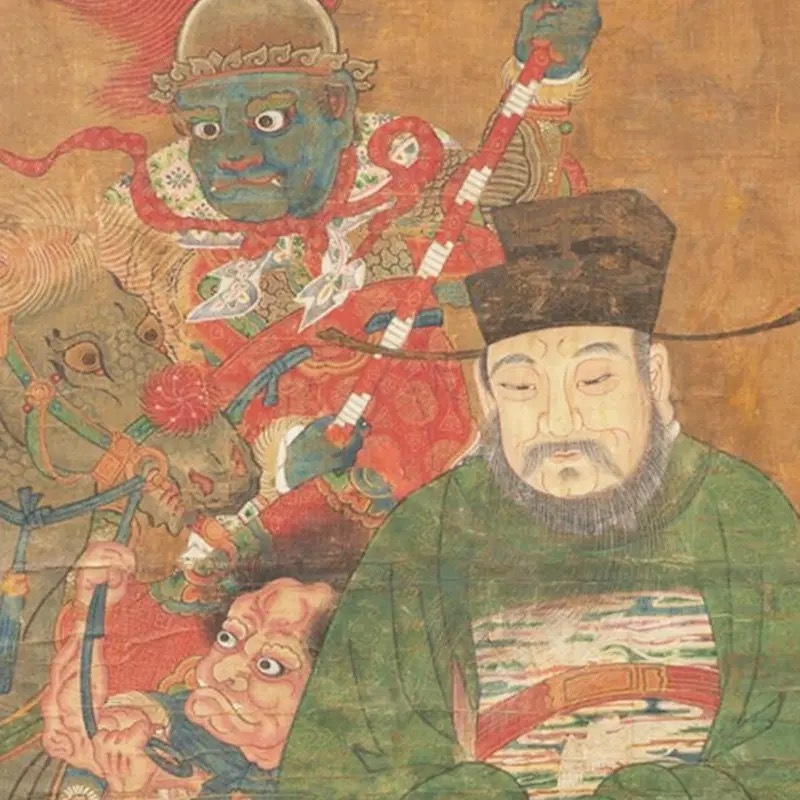 枞阳古城是靠山临水的，有个南向的山凹，风水挺好，有实力的家族都想占据。奇怪的是，