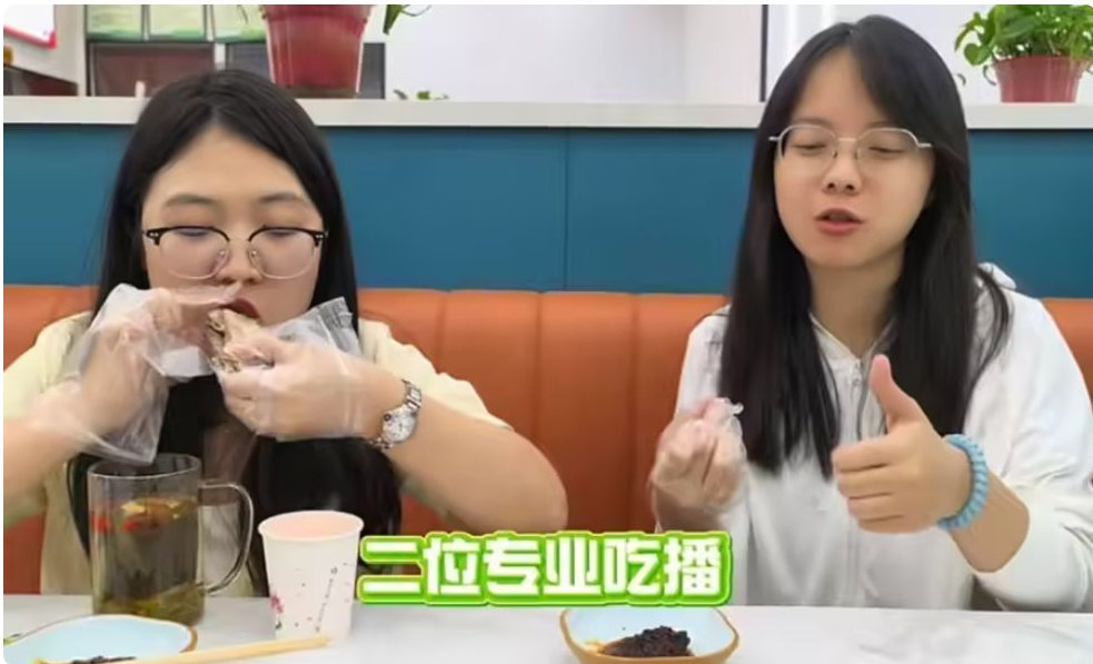 又到期末！唐尚珺全科合格，保持“全过”战绩，暑假直播带货，四天狂卖8万斤哈密瓜 