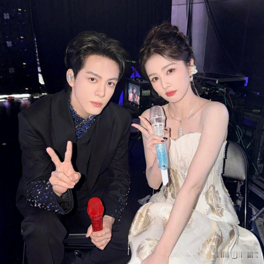 内娱活人！白鹿曾舜晞尖叫之夜互怼，坦荡友情杀疯了
 
尖叫之夜这波操作太圈粉！白