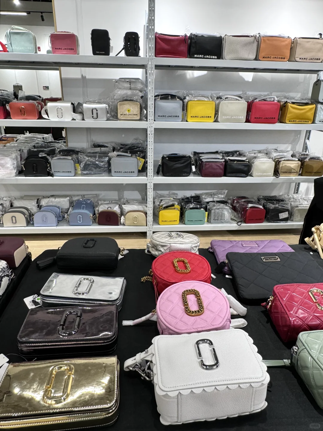 几百💰入Marc Jacobs相机包包！！好便宜。。。