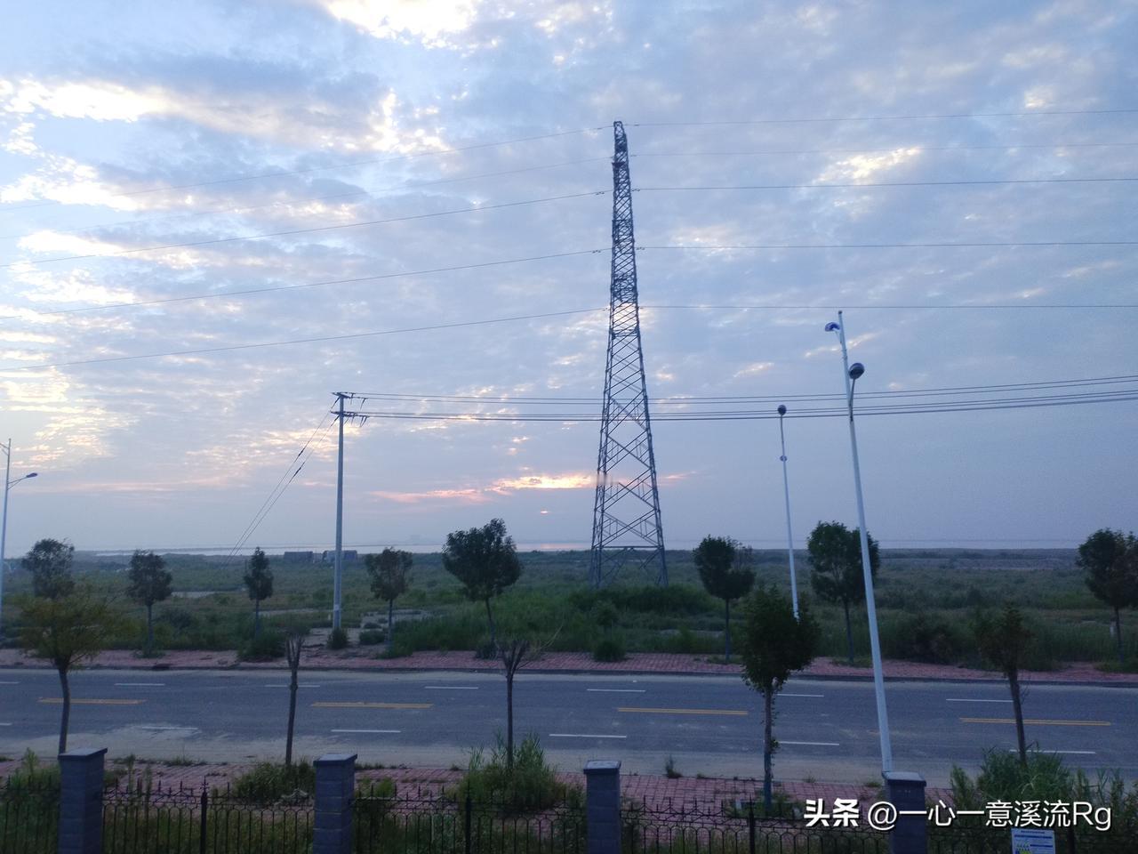 众友友早上好！
今天是8月30日星期天，日出时间5.37分，日落时间6.44分，