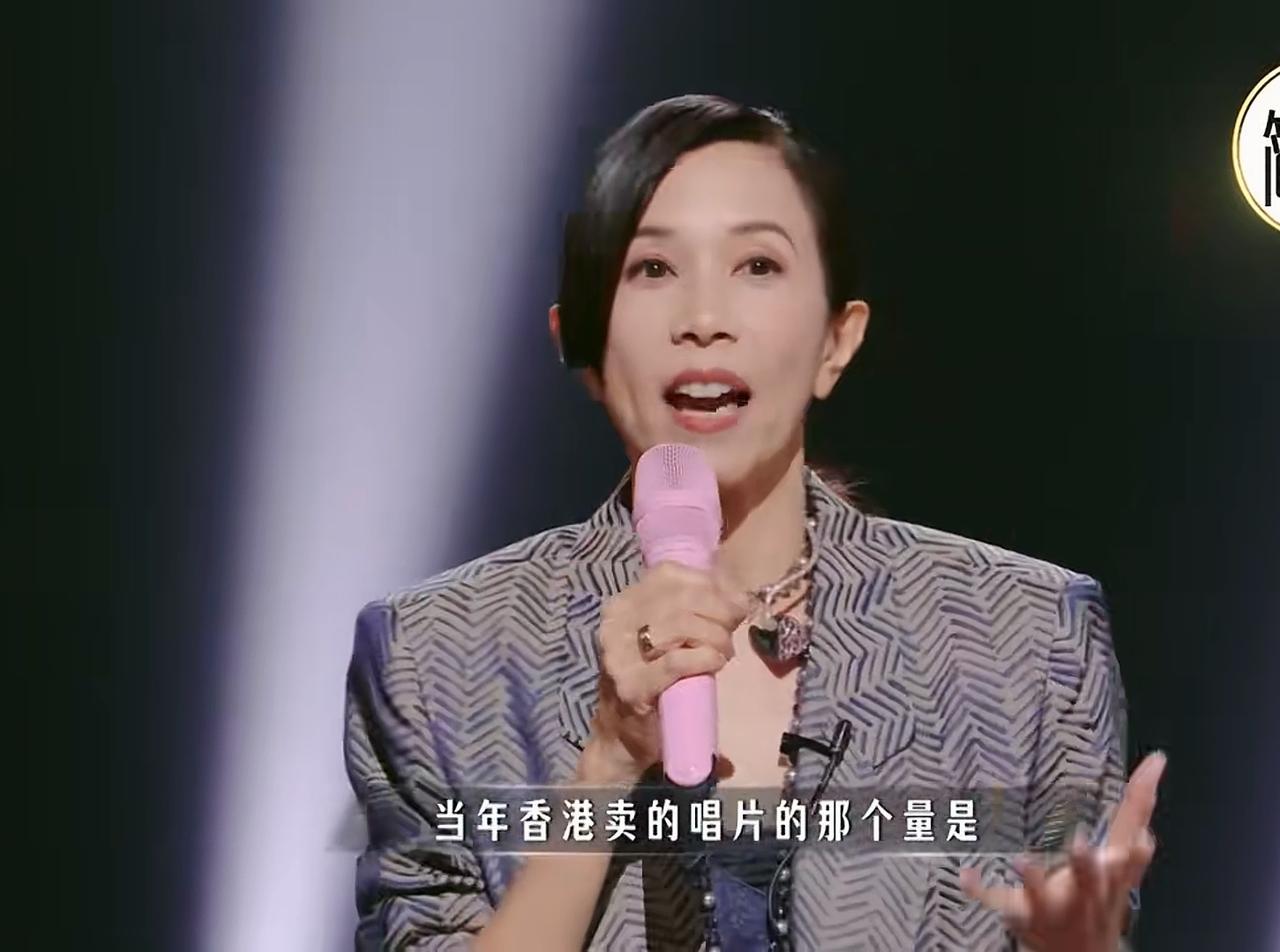 莫文蔚说：“帮过我、对我好的人，我会记住一辈子。其中一个就是刘德华，他真是一位大