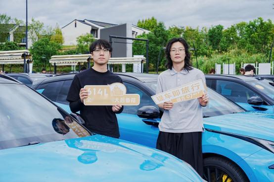 领克07GT多色车队均衡投放，限量版无溢价交付
领克07GT提供纯白常规车漆、十