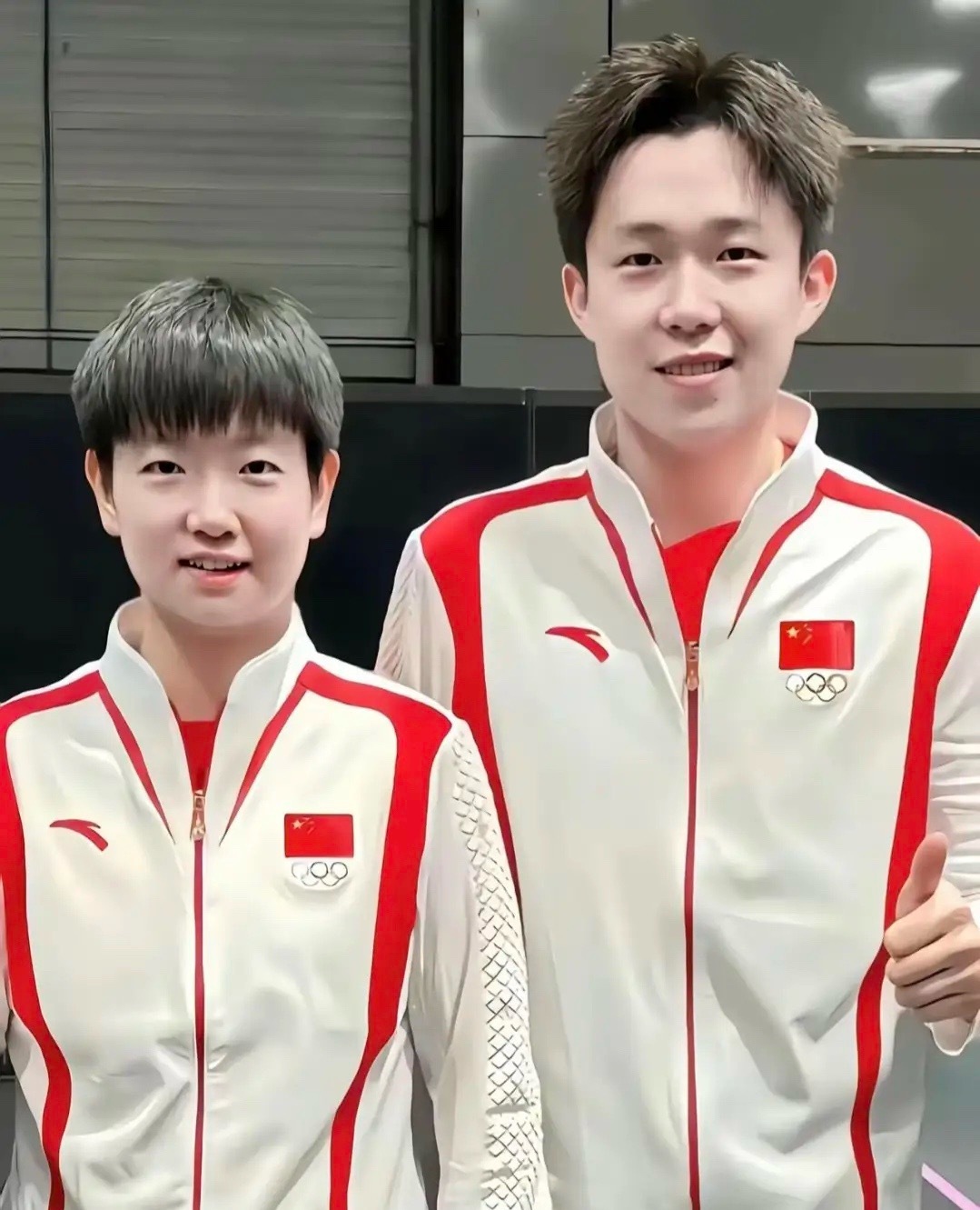 记者问肖战:“你当教练都有24年了，你带过的运动员中哪个最值得你骄傲？”肖战脱口