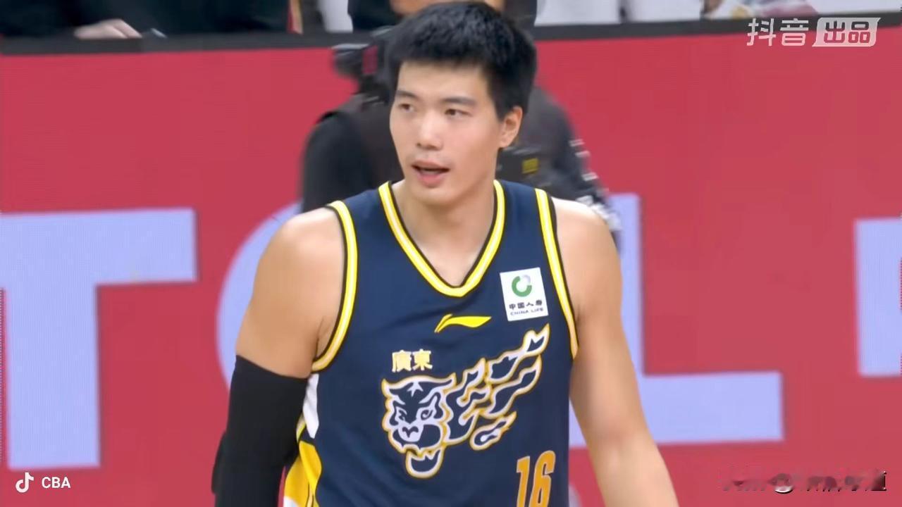 焦泊乔你小伙子要争口气呀，就你上赛季在广东宏远的表现，老叔把你带进国家集训队，已