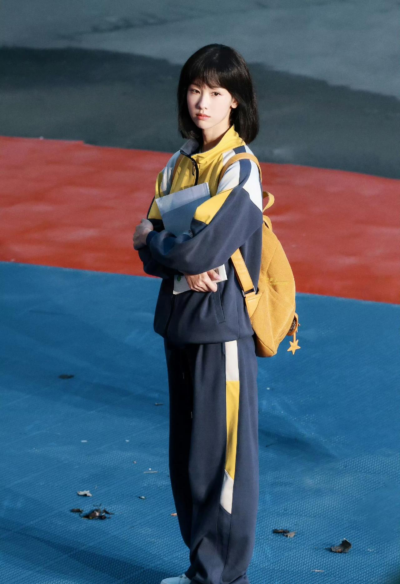 陈都灵这套简直梦回小耳朵，虽然能看出来演戏更加游刃有余，气质也更沉稳了，但是颜值