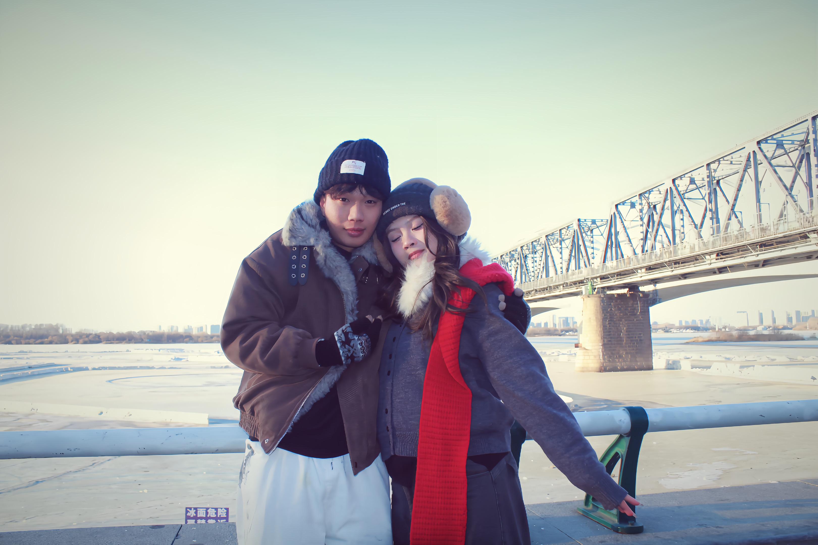 我遇见你很晚，但我会陪你很久。