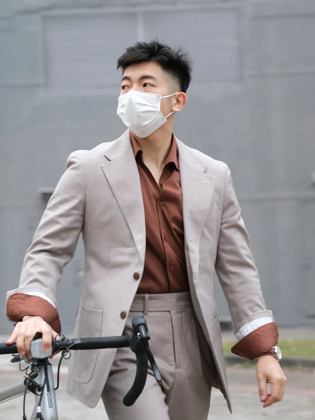 女同事说怎么都得试试性感的一片领🤫