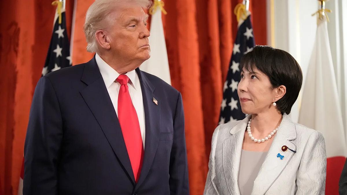 高市早苗访美结束后回日本了，可以说是乘兴而来，败兴而归，特朗普没有给高市早苗多少