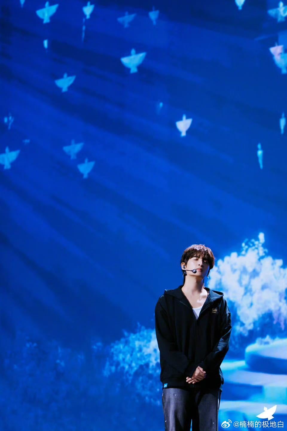 张远回应第一次来苏州开演唱会首次登陆苏州开唱，张远用四个感叹号回应内心激动，彩排