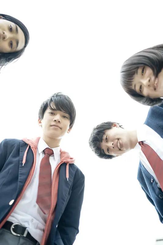 1月7日，石家庄第四十中学女生留长发需开“证明”，校方：初中不能留长发，若因艺考