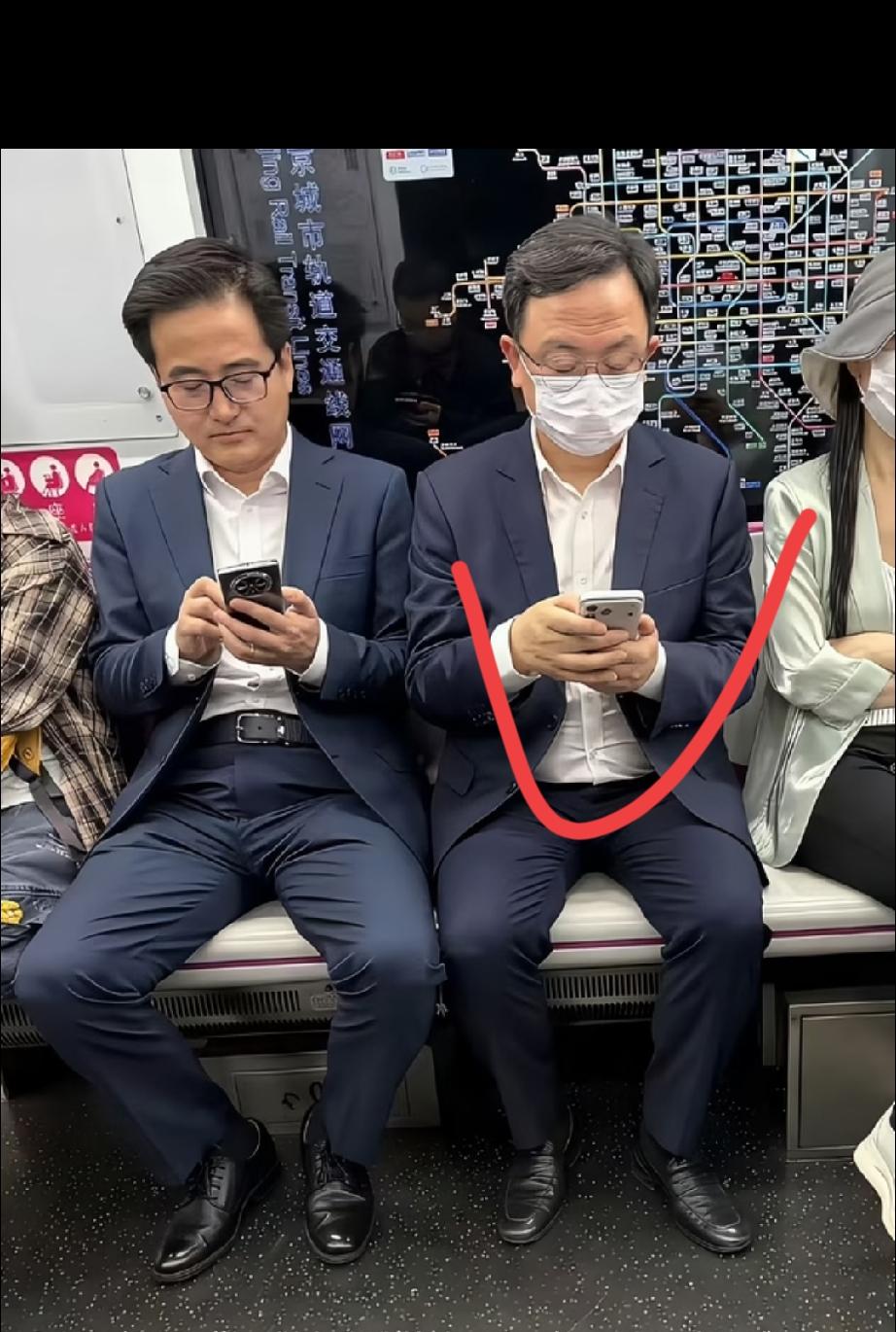 王传福用的手机是苹果还是华为？