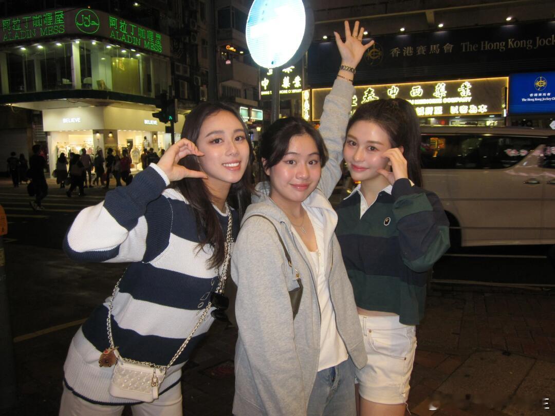 赌王女儿何超欣、邱淑贞女儿沈月、刘銮雄女儿刘秀桦，继承者们的聚会[awsl] ​