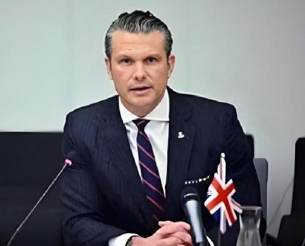 五角大楼对华态度大变，特朗普猛然意识到：最大的敌人在美国内部。

美国防长赫格塞