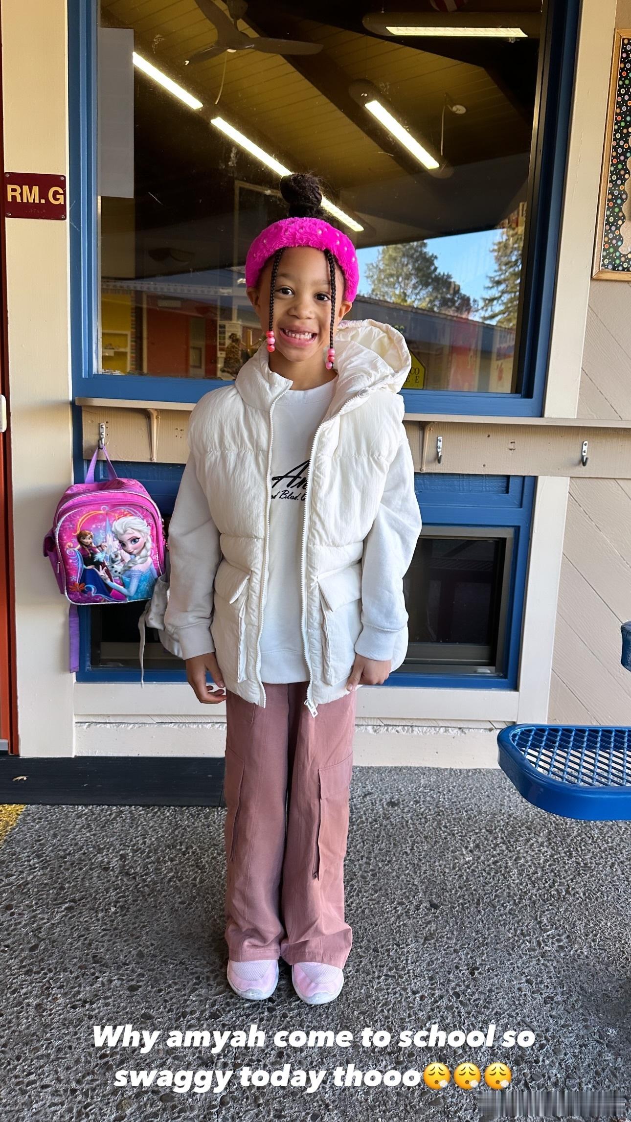 嘴嫂晒娃：小A酷酷上学去#安德鲁维金斯[超话]##金州勇士[超话]# ​​​