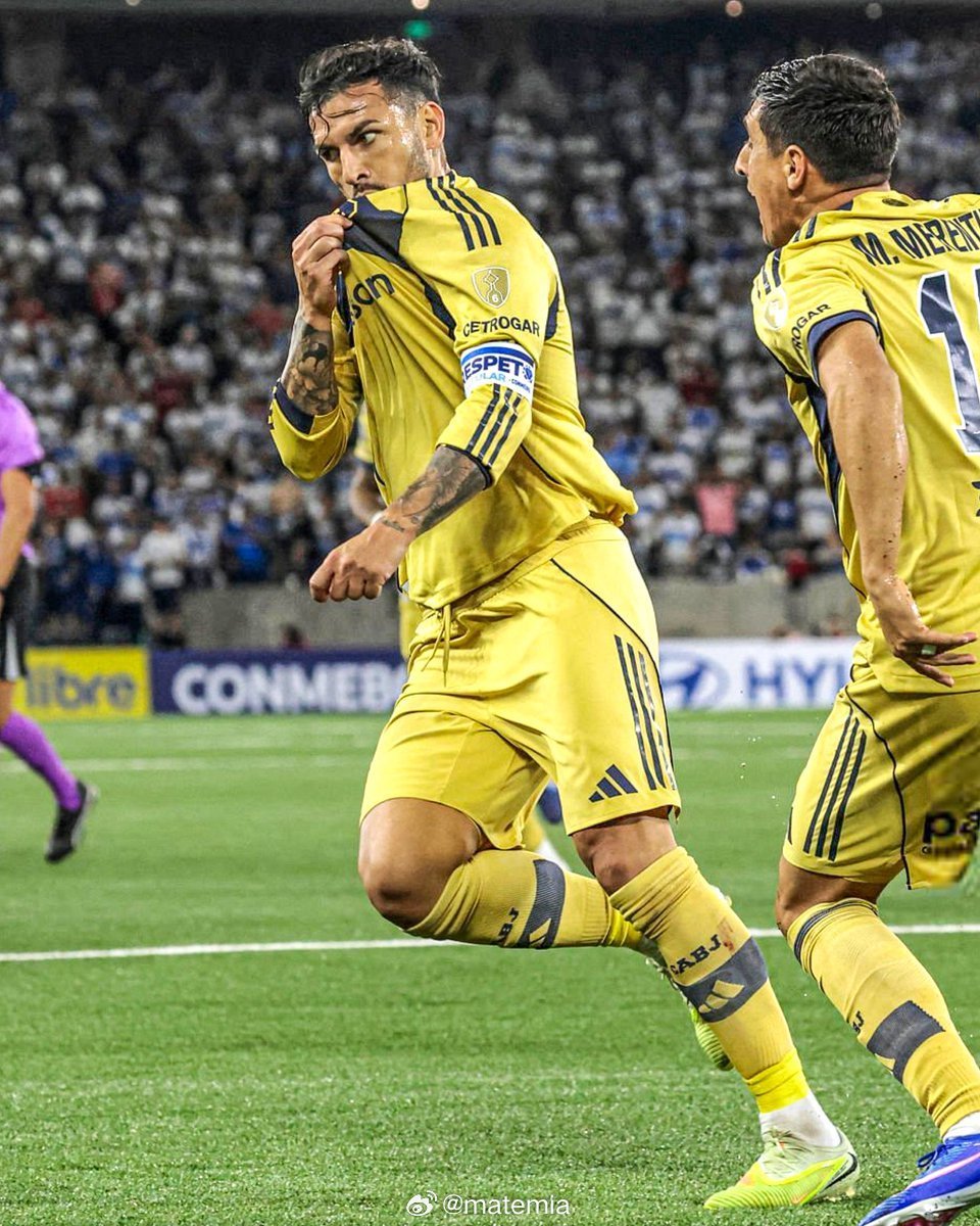 博卡赢了！ 🏆在南美解放者杯首场比赛中，凭借帕雷德斯和巴雷罗的进球，博卡2-1