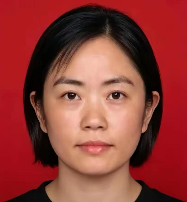 一个搞了20年军工、肩膀上扛着大校军衔的空军女高工，退役后应该过啥日子？在城里拿